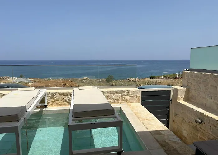 Sofia Suite, A Seafront Hideaway !