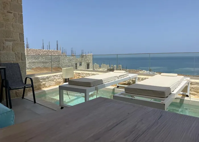 Sofia Suite, A Seafront Hideaway !