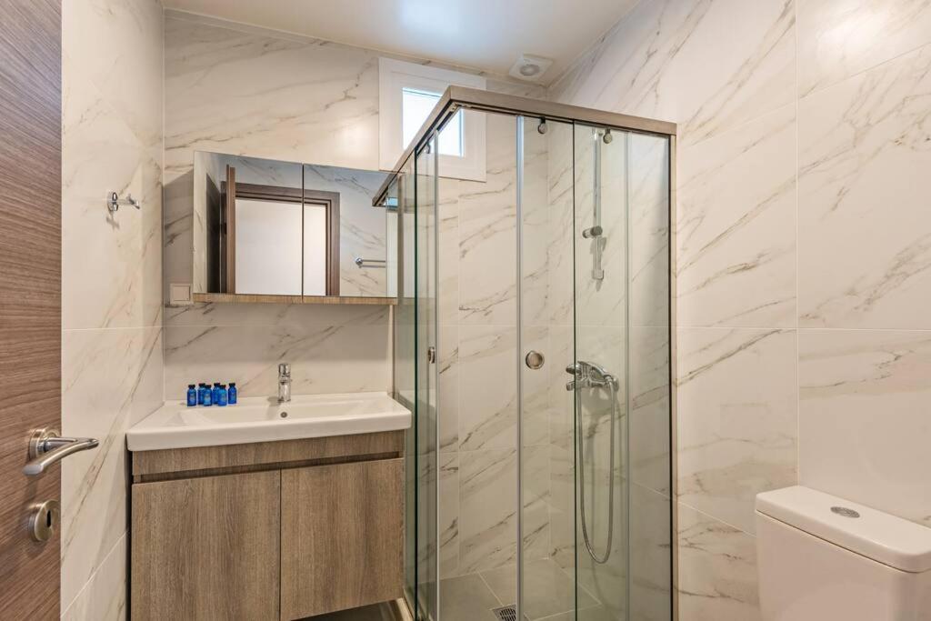 Sofia Suite, A Seafront Hideaway ! Pánormos