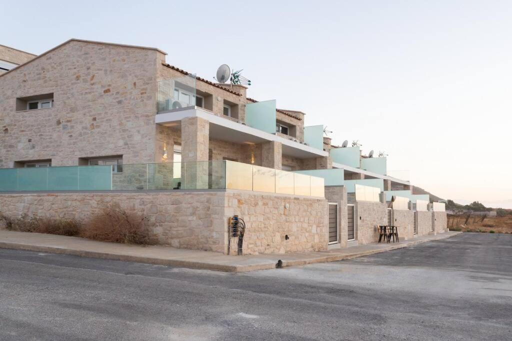 Sofia Suite, A Seafront Hideaway ! Πάνορμος