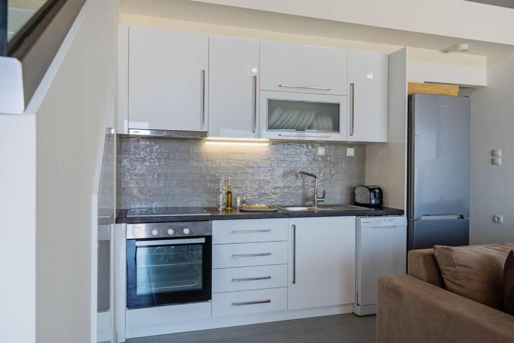 Sofia Suite, A Seafront Hideaway ! Σπίτι διακοπών *